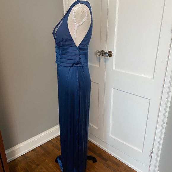 Le Perla Long Silk Nightgown - Picture 2 of 11